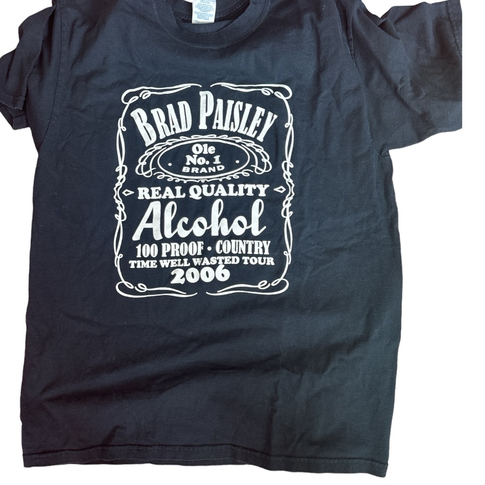 SOLD!!Brad Paisley Size Lg Tshirt